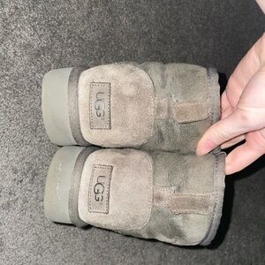 Gray Ugg Women’s Classic II Mini Boots